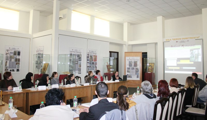 Carte veche şi icoană